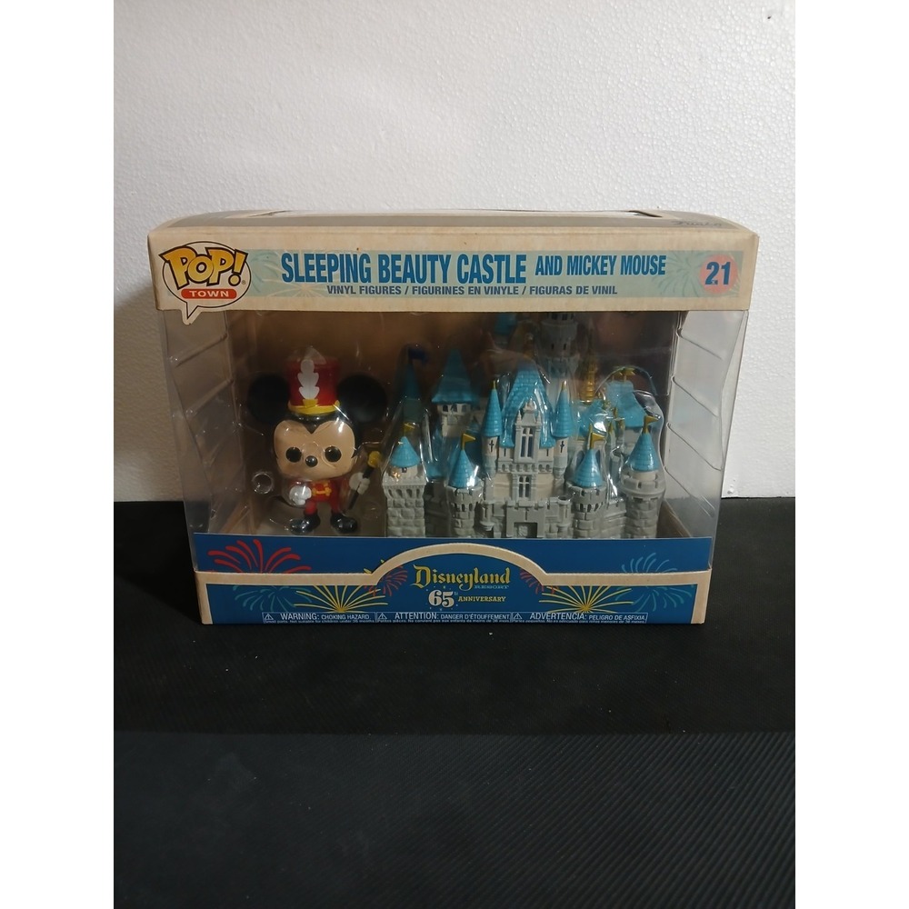 Funko‎ POP! Town Disneyland 65th Anniversary Sleeping Beauty Castle Mickey 21